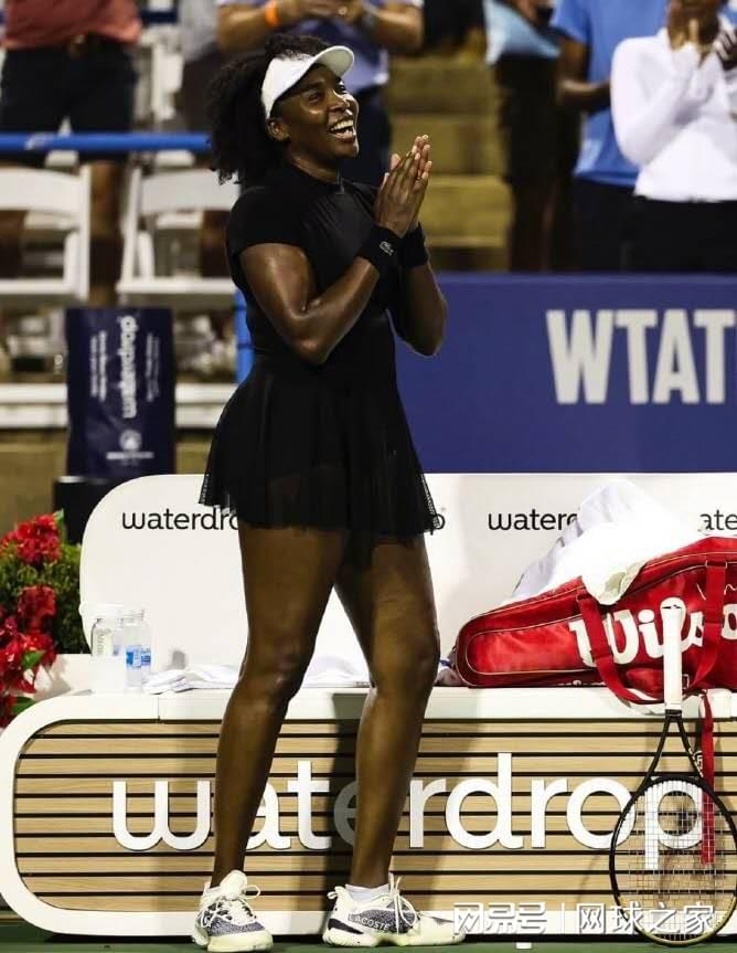 在典礼上分, 增加了一个, 但事实并非 在典礼上分, 增加了一个, 但事实并非