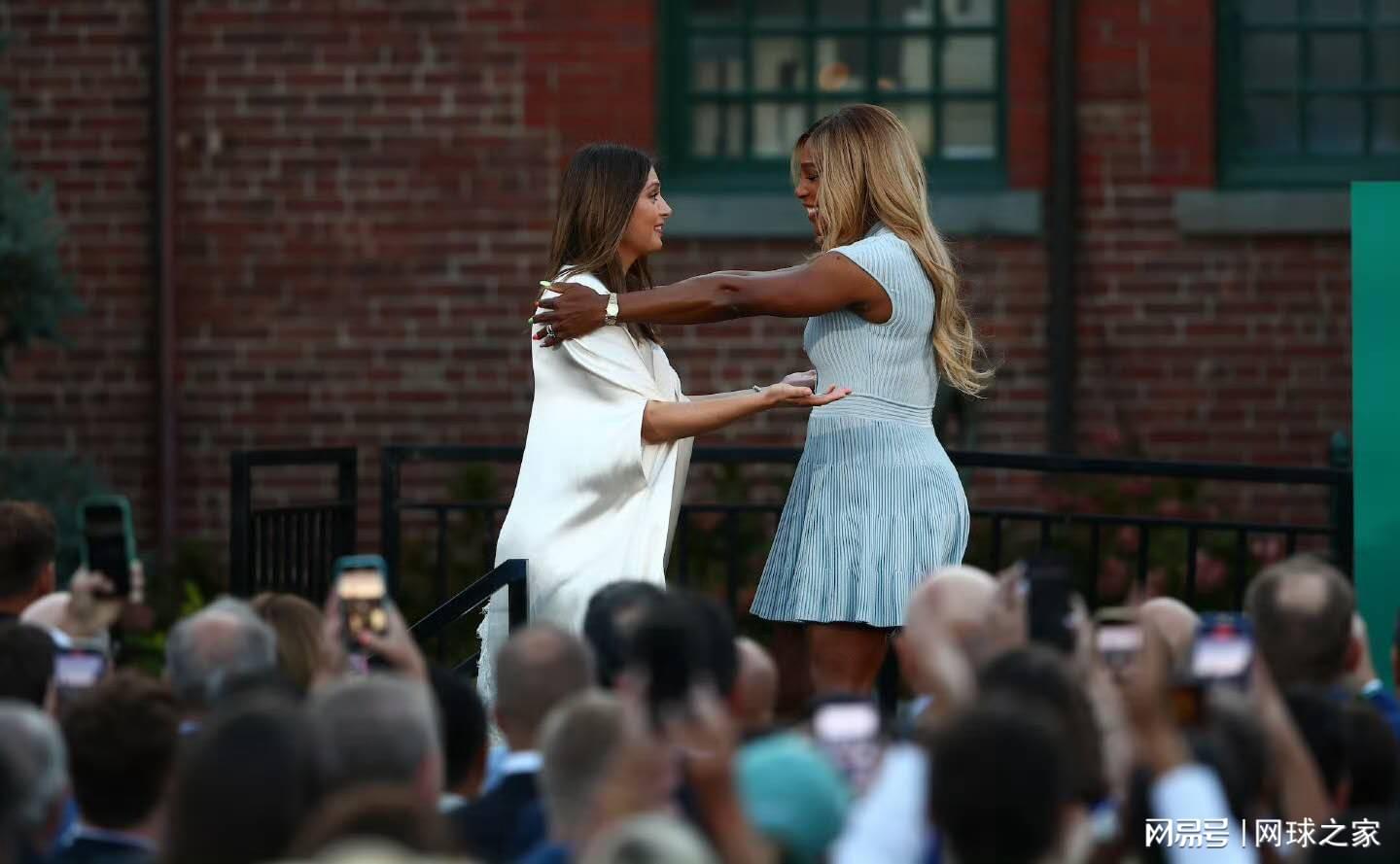 姆斯看起来 姆斯看起来