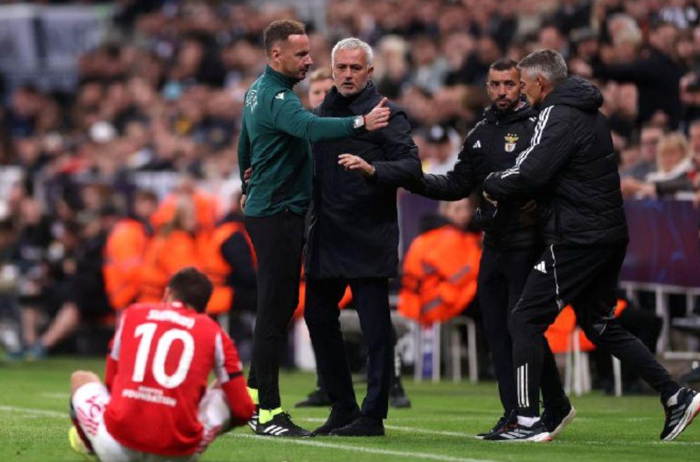 上半场, 满球员挥霍, 得多次机会 上半场, 满球员挥霍, 得多次机会